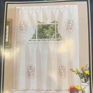 Embroidered Kitchen Curtain Set - off white 2 panels - 1 valance chef pattern